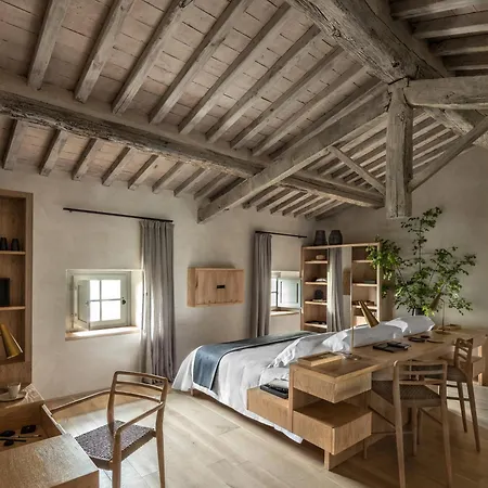 Hotel Badia Di Pomaio 5*